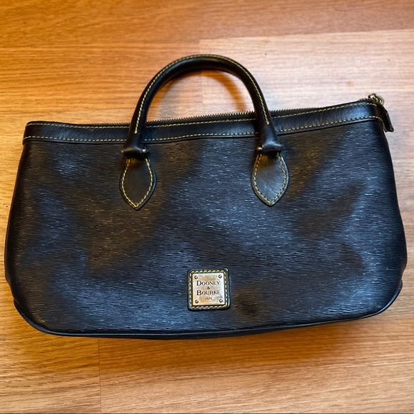 Dooney & Bourke Handbags - Dooney & Burke hand bag